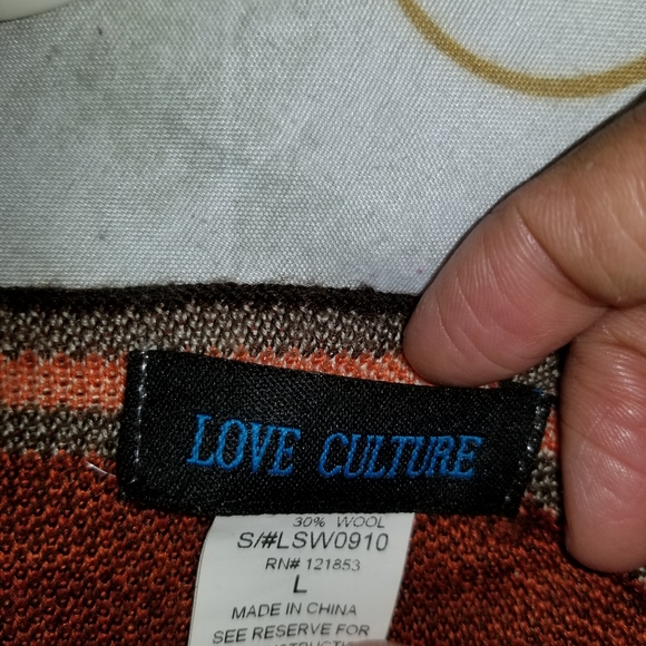 Love Culture Short Sleeve Sweater - Picture 3 of 3